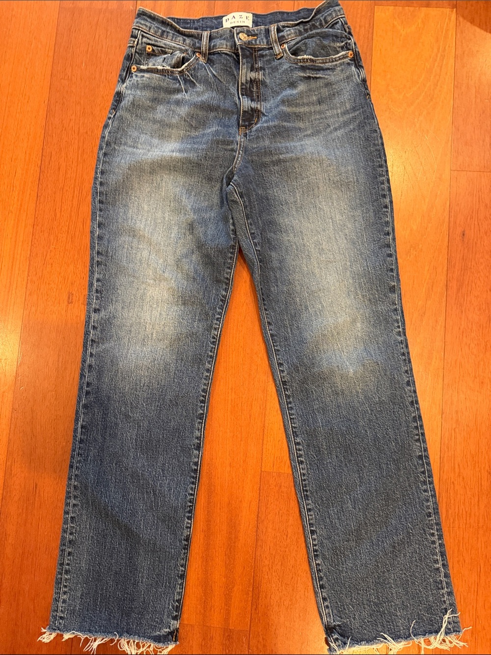 Hazel Women's Mid Blue Straight-Leg Jeans
